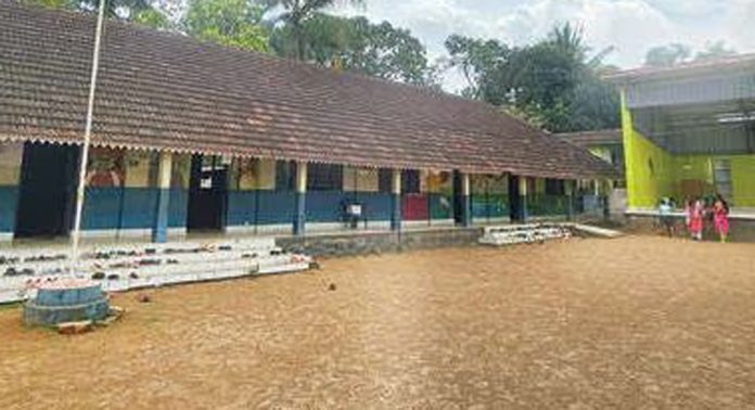 കൊടുമൺ ജി.എസ്.സി.വി. എൽ.പി.എസിൽ ഓഡിറ്റോറിയത്തിനായുള്ള കാത്തിരിപ്പ് നീളുന്നു കൊടുമൺ ജി.എസ്.സി.വി. എൽ.പി.എസിൽ ഓഡിറ്റോറിയത്തിനായുള്ള കാത്തിരിപ്പ് നീളുന്നു