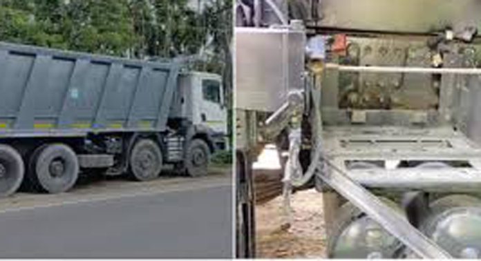 പാതയോരത്ത് നിര്ത്തിയിട്ടിരുന്ന ടിപ്പര് ലോറിയിലെ ബാറ്ററികള് അപഹരിച്ചു പാതയോരത്ത് നിര്ത്തിയിട്ടിരുന്ന ടിപ്പര് ലോറിയിലെ ബാറ്ററികള് അപഹരിച്ചു