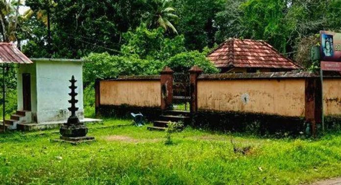 വളഞ്ഞവട്ടം മണപ്പുറം മഹാദേവക്ഷേത്രം അവഗണനയിൽ വളഞ്ഞവട്ടം മണപ്പുറം മഹാദേവക്ഷേത്രം അവഗണനയിൽ