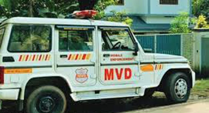 കൊച്ചിയിൽ ഗതാഗത നിയമം ലംഘിച്ച് എയര്ഹോണുകള് ഘടിപ്പിച്ച വാഹനങ്ങള്ക്കെതിരെ നടപടിയുമായി മോട്ടോര് വാഹന വകുപ്പ് കൊച്ചിയിൽ ഗതാഗത നിയമം ലംഘിച്ച് എയര്ഹോണുകള് ഘടിപ്പിച്ച വാഹനങ്ങള്ക്കെതിരെ നടപടിയുമായി മോട്ടോര് വാഹന വകുപ്പ്