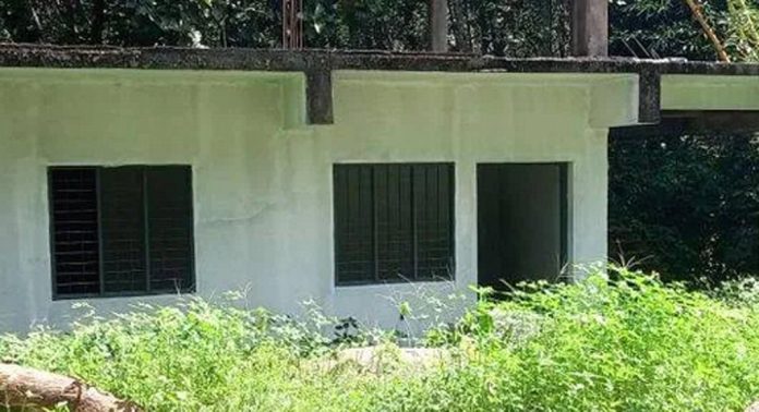 നാരകത്താനി അങ്കണവാടിയുടെ പണി പുനരാരംഭിക്കാൻ നടപടി വൈകുന്നു നാരകത്താനി അങ്കണവാടിയുടെ പണി പുനരാരംഭിക്കാൻ നടപടി വൈകുന്നു