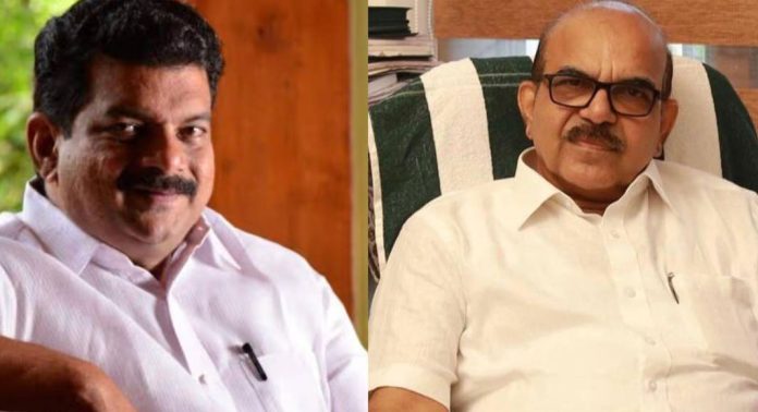 പി ശശിക്കെതിരായ പരാതി സോഷ്യല് മീഡിയയിലൂടെ പുറത്തുവിട്ട് അന്വർ പി ശശിക്കെതിരായ പരാതി സോഷ്യല് മീഡിയയിലൂടെ പുറത്തുവിട്ട് അന്വർ