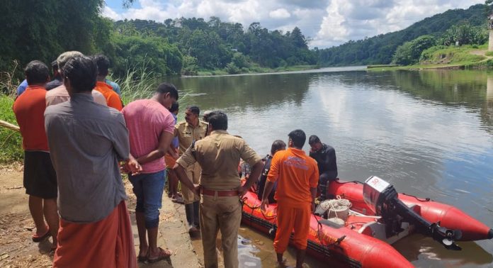 ശബരിമല തീര്ത്ഥാടകന് പമ്പാനദിയില് ഒഴുക്കില്പെട്ടു ശബരിമല തീര്ത്ഥാടകന് പമ്പാനദിയില് ഒഴുക്കില്പെട്ടു