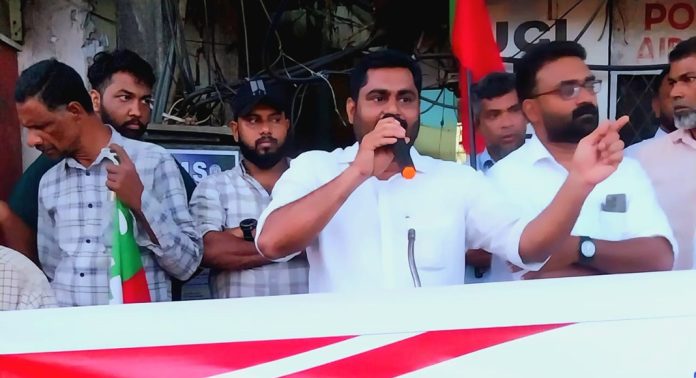 പന്തളത്ത് ഗണേശോത്സവത്തിന്റെ മറവിൽ സംഘപരിവാർ നടത്തിയത് ഉത്തരേന്ത്യൻ മോഡൽ ആക്രമണം : എസ്ഡിപിഐ പന്തളത്ത് ഗണേശോത്സവത്തിന്റെ മറവിൽ സംഘപരിവാർ നടത്തിയത് ഉത്തരേന്ത്യൻ മോഡൽ ആക്രമണം : എസ്ഡിപിഐ