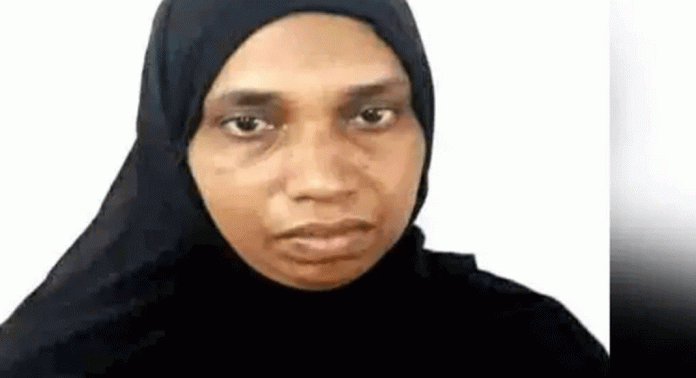 ബാങ്കില് കള്ളനോട്ടുമായെത്തിയ വീട്ടമ്മയെ പൂന്തുറ പോലീസ് അറസ്റ്റ് ചെയ്തു ബാങ്കില് കള്ളനോട്ടുമായെത്തിയ വീട്ടമ്മയെ പൂന്തുറ പോലീസ് അറസ്റ്റ് ചെയ്തു