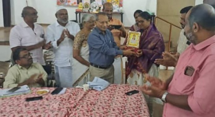 വിവരാവകാശ നിയമത്തെ ഭയപ്പെടുന്നത് അഴിമതിക്കാർ : ജസ്റ്റീസ്റ്റ്. എം.ആർ. ഹരിഹരൻ നായർ വിവരാവകാശ നിയമത്തെ ഭയപ്പെടുന്നത് അഴിമതിക്കാർ : ജസ്റ്റീസ്റ്റ്. എം.ആർ. ഹരിഹരൻ നായർ