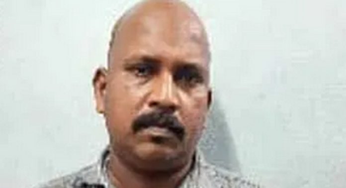 പെൺകുട്ടികളെ പിന്തുടർന്ന് ലിംഗപ്രദര്ശനം ; 49കാരന് നാലാഴ്ച്ച തടവും 15000 രൂപ പിഴയും ശിക്ഷ വിധിച്ച് പത്തനംതിട്ട അതിവേഗക്കോടതി പെൺകുട്ടികളെ പിന്തുടർന്ന് ലിംഗപ്രദര്ശനം ; 49കാരന് നാലാഴ്ച്ച തടവും 15000 രൂപ പിഴയും ശിക്ഷ വിധിച്ച് പത്തനംതിട്ട അതിവേഗക്കോടതി