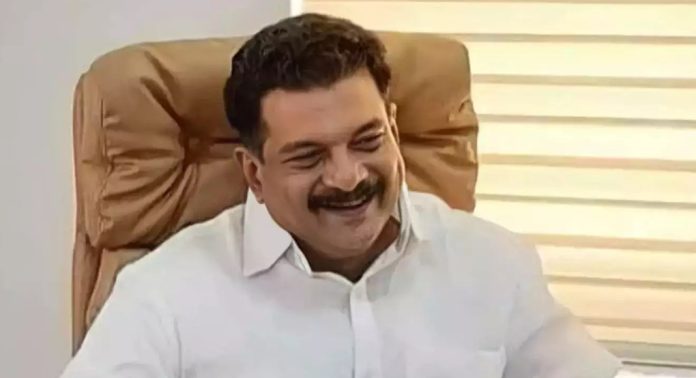 നിലമ്പൂർ എംഎൽഎ പി വി അൻവറിനെതിരെ വീണ്ടും കേസ് നിലമ്പൂർ എംഎൽഎ പി വി അൻവറിനെതിരെ വീണ്ടും കേസ്