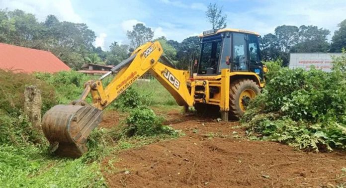 തെള്ളിയൂർക്കാവ് വൃശ്ചിക വാണിഭത്തിന് ഭഗവതീ ക്ഷേത്രാങ്കണം ഒരുങ്ങുന്നു തെള്ളിയൂർക്കാവ് വൃശ്ചിക വാണിഭത്തിന് ഭഗവതീ ക്ഷേത്രാങ്കണം ഒരുങ്ങുന്നു