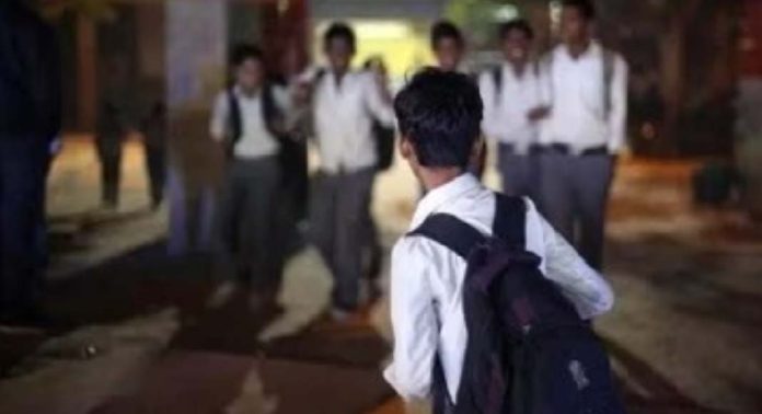 പ്ലസ് വണ് വിദ്യാര്ത്ഥിയെ സീനിയര് വിദ്യാര്ത്ഥികള് ക്രൂരമായി മര്ദിച്ചെന്ന് പരാതി പ്ലസ് വണ് വിദ്യാര്ത്ഥിയെ സീനിയര് വിദ്യാര്ത്ഥികള് ക്രൂരമായി മര്ദിച്ചെന്ന് പരാതി