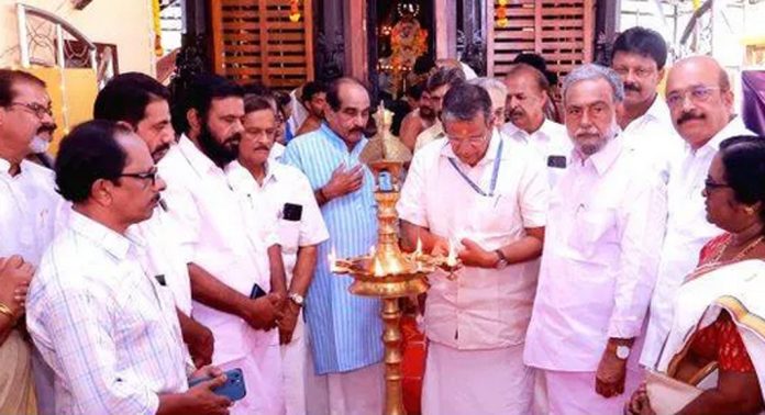 പന്തളം സരസ്വതി ക്ഷേത്രം നവരാത്രി മണ്ഡപത്തിലെ നവരാത്രി ആഘോഷം ആരംഭിച്ചു പന്തളം സരസ്വതി ക്ഷേത്രം നവരാത്രി മണ്ഡപത്തിലെ നവരാത്രി ആഘോഷം ആരംഭിച്ചു