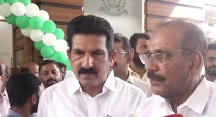 തോമസ് കെ തോമസിനെതിരായ കൂറുമാറ്റക്കോഴ ആരോപണം പാർട്ടി പരിശോധിക്കുമെന്ന് മന്ത്രി എകെ ശശീന്ദ്രൻ തോമസ് കെ തോമസിനെതിരായ കൂറുമാറ്റക്കോഴ ആരോപണം പാർട്ടി പരിശോധിക്കുമെന്ന് മന്ത്രി എകെ ശശീന്ദ്രൻ