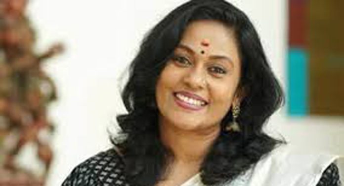 ആഗ്രഹിച്ചത് പാട്ടുകാരിയാവാൻ, അഭിനേത്രിയാവാനായിരുന്നു നിയോഗം ; സീമ ജി നായര് ആഗ്രഹിച്ചത് പാട്ടുകാരിയാവാൻ, അഭിനേത്രിയാവാനായിരുന്നു നിയോഗം ; സീമ ജി നായര്