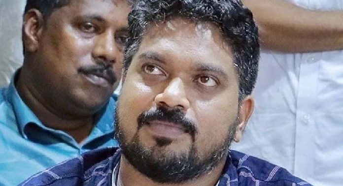 പാലക്കാട് സ്വതന്ത്രനായി മത്സരിക്കും ; കോണ്ഗ്രസിലെ പുഴുക്കൾക്കും പ്രാണികൾക്കും വേണ്ടിയാണ് പോരാട്ടമെന്ന് ഷാനിബ് പാലക്കാട് സ്വതന്ത്രനായി മത്സരിക്കും ; കോണ്ഗ്രസിലെ പുഴുക്കൾക്കും പ്രാണികൾക്കും വേണ്ടിയാണ് പോരാട്ടമെന്ന് ഷാനിബ്