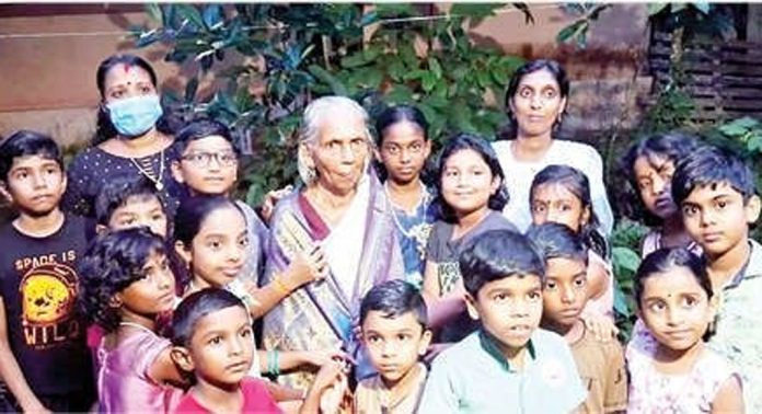 വയോജനങ്ങൾക്ക് ആദരം നൽകി കൈതയ്ക്കൽ ബ്രദേഴ്സ് ഗ്രന്ഥശാല ആൻഡ് സാംസ്കാരികകേന്ദ്രം വയോജനങ്ങൾക്ക് ആദരം നൽകി കൈതയ്ക്കൽ ബ്രദേഴ്സ് ഗ്രന്ഥശാല ആൻഡ് സാംസ്കാരികകേന്ദ്രം