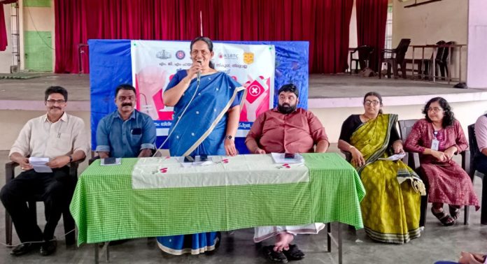തിരുവല്ല എംജിഎം ഹയർ സെക്കൻഡറി സ്കൂൾ നാഷണൽ സർവീസ് സ്കീമിന്റെ ആഭിമുഖ്യത്തിൽ രക്തദാന ക്യാമ്പ് സംഘടിപ്പിച്ചു തിരുവല്ല എംജിഎം ഹയർ സെക്കൻഡറി സ്കൂൾ നാഷണൽ സർവീസ് സ്കീമിന്റെ ആഭിമുഖ്യത്തിൽ രക്തദാന ക്യാമ്പ് സംഘടിപ്പിച്ചു