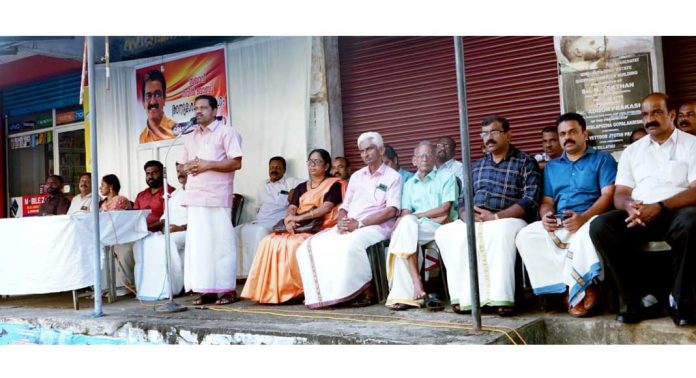 നവീൻ ബാബുവിന്റെ നിര്യാണത്തിൽ സി പി ഐ മലയാലപുഴ ലോക്കൽ കമ്മറ്റി അനുശോചനയോഗം സംഘടിപ്പിച്ചു നവീൻ ബാബുവിന്റെ നിര്യാണത്തിൽ സി പി ഐ മലയാലപുഴ ലോക്കൽ കമ്മറ്റി അനുശോചനയോഗം സംഘടിപ്പിച്ചു