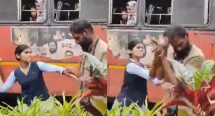 മഹാരാഷ്ട്രയിൽ മോശമായി പെരുമാറിയതിന് ബസ് കണ്ടക്ടറെ ചെരിപ്പൂരി അടിച്ച് സ്കൂള് പെണ്കുട്ടികള് മഹാരാഷ്ട്രയിൽ മോശമായി പെരുമാറിയതിന് ബസ് കണ്ടക്ടറെ ചെരിപ്പൂരി അടിച്ച് സ്കൂള് പെണ്കുട്ടികള്