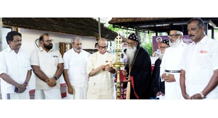 പരുമല തിരുമേനി ആത്മീയതയിലെ ആത്മീയന് : ഡോ. സിറിയക് തോമസ് പരുമല തിരുമേനി ആത്മീയതയിലെ ആത്മീയന് : ഡോ. സിറിയക് തോമസ്