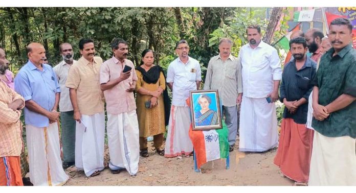 ഇന്ദിരാഗാന്ധി രക്തസാക്ഷിത്വ ദിനാചരണം നടത്തി ഇന്ദിരാഗാന്ധി രക്തസാക്ഷിത്വ ദിനാചരണം നടത്തി