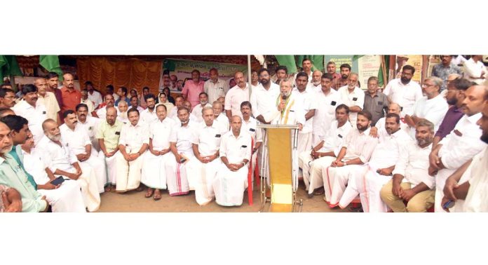 കേരളത്തിൽ മാഫിയാ ഭരണം – കുറുക്കോളി മൊയ്ദീൻ എം.എൽ.എ കേരളത്തിൽ മാഫിയാ ഭരണം – കുറുക്കോളി മൊയ്ദീൻ എം.എൽ.എ