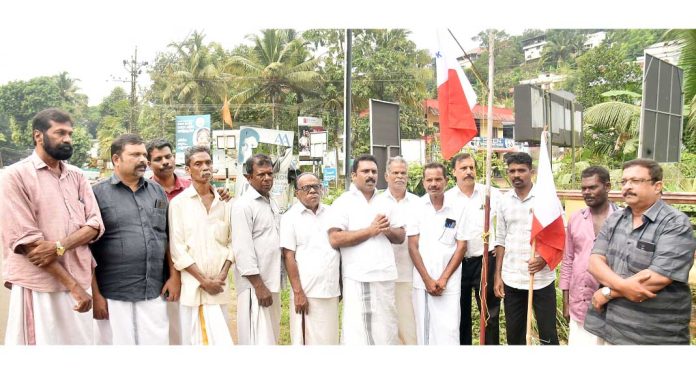 കേരള ട്രെയിഡ് യൂണിയൻ കോൺഗ്രസ് (എം ) (കെ. റ്റി. യു. സി) ജന്മദിനാചാരണവും പതാക ഉയർത്തലും നടത്തി കേരള ട്രെയിഡ് യൂണിയൻ കോൺഗ്രസ് (എം ) (കെ. റ്റി. യു. സി) ജന്മദിനാചാരണവും പതാക ഉയർത്തലും നടത്തി