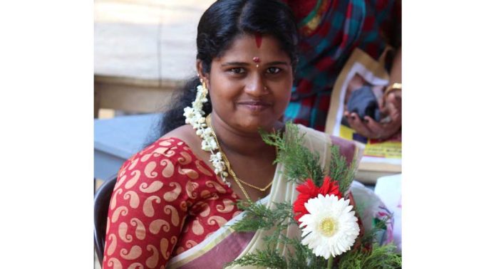 യുവതിയുടെ മരണത്തിൽ ദുരൂഹതയെന്ന് ബന്ധുക്കൾ യുവതിയുടെ മരണത്തിൽ ദുരൂഹതയെന്ന് ബന്ധുക്കൾ