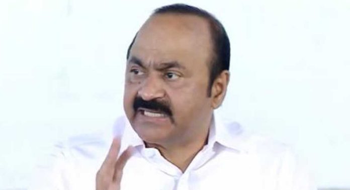 തൃശ്ശൂർ പൂരം കലക്കലിൽ സംസ്ഥാന സർക്കാരിന് പങ്കുണ്ടെന്ന് വിഡി സതീശൻ ; ആർഎസ്എസ് ബന്ധം കോൺഗ്രസിനെന്ന് മന്ത്രിമാർ തൃശ്ശൂർ പൂരം കലക്കലിൽ സംസ്ഥാന സർക്കാരിന് പങ്കുണ്ടെന്ന് വിഡി സതീശൻ ; ആർഎസ്എസ് ബന്ധം കോൺഗ്രസിനെന്ന് മന്ത്രിമാർ