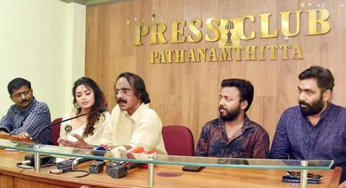 കള്ളനും ഭഗവതിയും ഓ.ടി.ടി ഹിറ്റ് ചാര്ട്ടില് : രണ്ടാം ഭാഗം പ്രഖ്യാപിച്ച് ഈസ്റ്റ് കോസ്റ്റ് വിജയന് കള്ളനും ഭഗവതിയും ഓ.ടി.ടി ഹിറ്റ് ചാര്ട്ടില് : രണ്ടാം ഭാഗം പ്രഖ്യാപിച്ച് ഈസ്റ്റ് കോസ്റ്റ് വിജയന്
