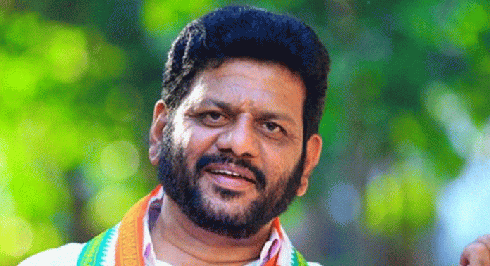 തൃശൂർ കോൺഗ്രസിനുള്ളിലെ എല്ലാ പ്രശ്നങ്ങളും പരിഹരിച്ചെന്ന് വികെ ശ്രീകണ്ഠൻ എംപി തൃശൂർ കോൺഗ്രസിനുള്ളിലെ എല്ലാ പ്രശ്നങ്ങളും പരിഹരിച്ചെന്ന് വികെ ശ്രീകണ്ഠൻ എംപി