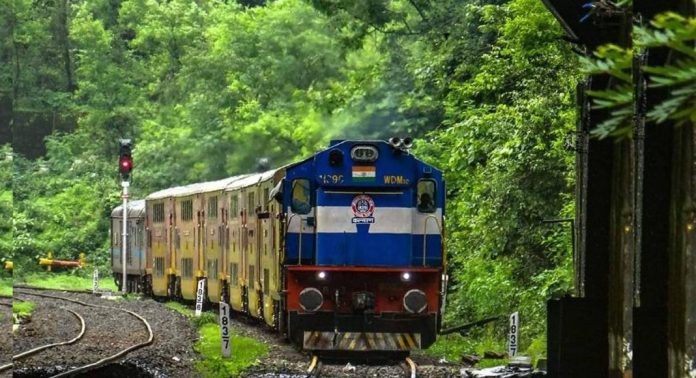 കൊങ്കൺ വഴിയോടുന്ന ട്രെയിനുകളുടെ സമയം മാറ്റാൻ തീരുമാനം, നേത്രാവതി ഉൾപ്പെടെ 25 ട്രെയിനുകൾക്ക് പുതിയ സമയം കൊങ്കൺ വഴിയോടുന്ന ട്രെയിനുകളുടെ സമയം മാറ്റാൻ തീരുമാനം, നേത്രാവതി ഉൾപ്പെടെ 25 ട്രെയിനുകൾക്ക് പുതിയ സമയം