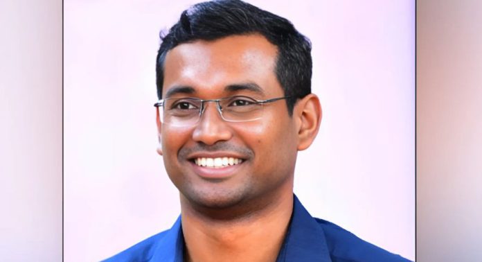 നവീൻ ബാബുവിന്റെ മരണം : ആശയക്കുഴപ്പം അന്വേഷണത്തിൽ മാറുമെന്ന് കണ്ണൂർ കളക്ടർ നവീൻ ബാബുവിന്റെ മരണം : ആശയക്കുഴപ്പം അന്വേഷണത്തിൽ മാറുമെന്ന് കണ്ണൂർ കളക്ടർ
