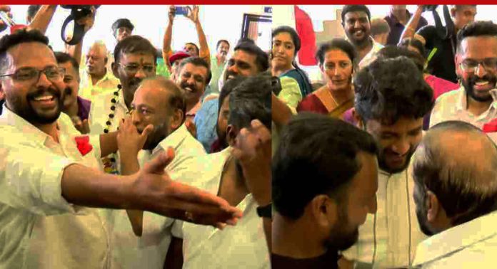 കല്യാണ വേദിയില് പി സരിന് കൈകൊടുക്കാതെ ഷാഫി പറമ്പിലും രാഹുല് മാങ്കൂട്ടത്തിലും കല്യാണ വേദിയില് പി സരിന് കൈകൊടുക്കാതെ ഷാഫി പറമ്പിലും രാഹുല് മാങ്കൂട്ടത്തിലും