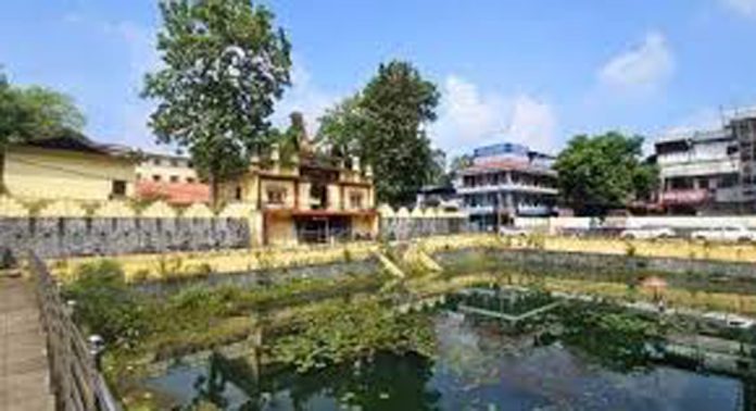 അടിസ്ഥാന സൗകര്യം പോലുമില്ലാതെ അടൂർ പാർത്ഥസാരഥി ക്ഷേത്രത്തിലെ ശബരിമല ഇടത്താവളം അടിസ്ഥാന സൗകര്യം പോലുമില്ലാതെ അടൂർ പാർത്ഥസാരഥി ക്ഷേത്രത്തിലെ ശബരിമല ഇടത്താവളം
