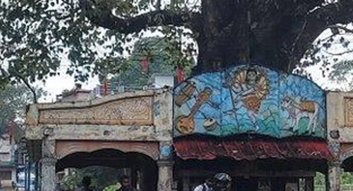 കലഞ്ഞൂർ മഹാദേവക്ഷേത്രത്തിന്റെ പരിസരത്ത് മണ്ഡലകാല ഒരുക്കങ്ങൾ ഒന്നുമായില്ല കലഞ്ഞൂർ മഹാദേവക്ഷേത്രത്തിന്റെ പരിസരത്ത് മണ്ഡലകാല ഒരുക്കങ്ങൾ ഒന്നുമായില്ല