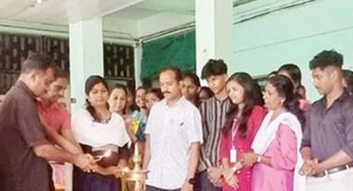 മുട്ടത്തുകോണം എസ്.എൻ.ഡി.പി. ഹയർ സെക്കൻഡറി സ്കൂളില് സൗഹൃദദിനം ആഘോഷിച്ചു മുട്ടത്തുകോണം എസ്.എൻ.ഡി.പി. ഹയർ സെക്കൻഡറി സ്കൂളില് സൗഹൃദദിനം ആഘോഷിച്ചു