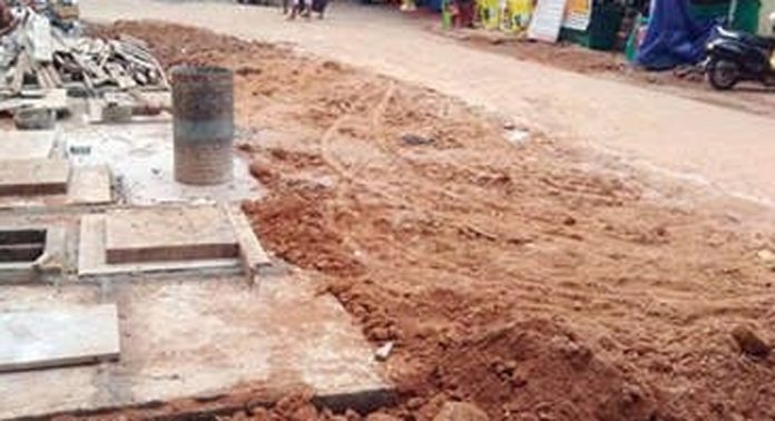 പന്തളത്ത് ഇനിയും തീരാതെ ദേവസ്വം ബോർഡിന്റെ പണികൾ പന്തളത്ത് ഇനിയും തീരാതെ ദേവസ്വം ബോർഡിന്റെ പണികൾ