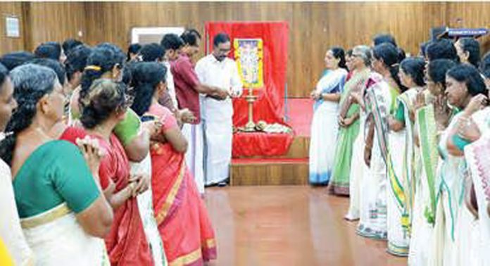 പത്തനംതിട്ട താലൂക്ക് എൻ.എസ്.എസ്. യൂണിയന്റെ ആഭിമുഖ്യത്തിൽ നാരായണീയം പഠനക്ലാസ് ആരംഭിച്ചു പത്തനംതിട്ട താലൂക്ക് എൻ.എസ്.എസ്. യൂണിയന്റെ ആഭിമുഖ്യത്തിൽ നാരായണീയം പഠനക്ലാസ് ആരംഭിച്ചു