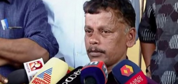 പാലക്കാട് കോൺഗ്രസിൽ വീണ്ടും പൊട്ടിത്തെറി പാലക്കാട് കോൺഗ്രസിൽ വീണ്ടും പൊട്ടിത്തെറി