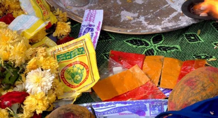 നിർദേശങ്ങളെ അവഗണിച്ച് സന്നിധാനത്തേക്ക് പ്രതിദിനം എത്തുന്നത് ടൺ കണക്കിന് പ്ലാസ്റ്റിക് ഉൽപന്നങ്ങൾ നിർദേശങ്ങളെ അവഗണിച്ച് സന്നിധാനത്തേക്ക് പ്രതിദിനം എത്തുന്നത് ടൺ കണക്കിന് പ്ലാസ്റ്റിക് ഉൽപന്നങ്ങൾ