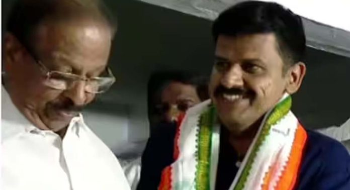 ബിജെപി വിട്ടെത്തിയ സന്ദീപ് വാര്യര് കോൺഗ്രസിൽ ചേർന്നു ബിജെപി വിട്ടെത്തിയ സന്ദീപ് വാര്യര് കോൺഗ്രസിൽ ചേർന്നു
