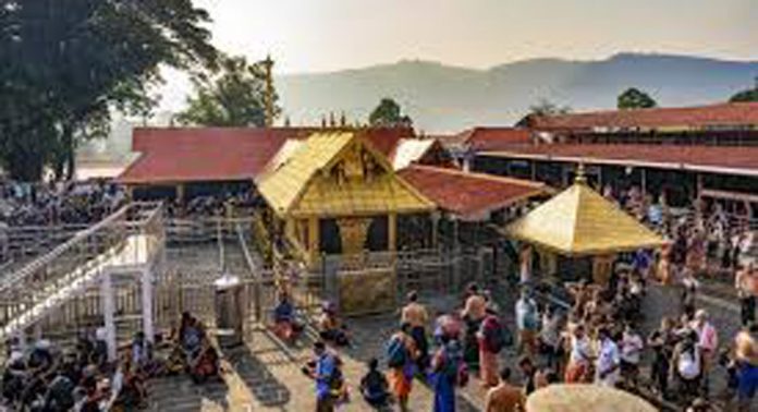 ശബരിമലയിൽ തീർത്ഥാടകരുടെ എണ്ണത്തിൽ നേരിയ കുറവ് ശബരിമലയിൽ തീർത്ഥാടകരുടെ എണ്ണത്തിൽ നേരിയ കുറവ്