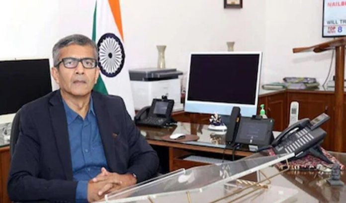 കേന്ദ്ര പ്രതിരോധ മന്ത്രാലയത്തിന്റെ പുതിയ സെക്രട്ടറിയായി രാജേഷ് കുമാർ സിംഗ് ഐഎഎസ് ചുമതലയേറ്റു കേന്ദ്ര പ്രതിരോധ മന്ത്രാലയത്തിന്റെ പുതിയ സെക്രട്ടറിയായി രാജേഷ് കുമാർ സിംഗ് ഐഎഎസ് ചുമതലയേറ്റു