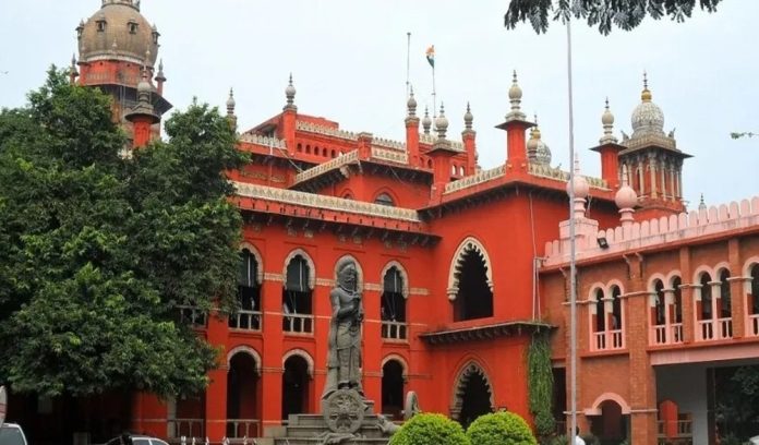 ദാമ്പത്യ ജീവിതത്തിൽ പങ്കാളിയുടെ സ്വകാര്യതയിൽ അനാവശ്യമായി ഇടപെടരുത് ; മദ്രാസ് ഹൈക്കോടതി ദാമ്പത്യ ജീവിതത്തിൽ പങ്കാളിയുടെ സ്വകാര്യതയിൽ അനാവശ്യമായി ഇടപെടരുത് ; മദ്രാസ് ഹൈക്കോടതി