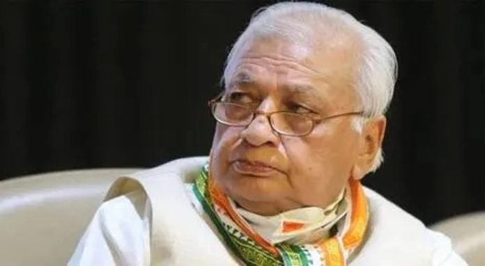 ദിവ്യയുടെ കണ്ണൂര് സര്വകലാശാല സെനറ്റ് അംഗത്വം ; വി സിയോട് വിശദീകരണം തേടി ഗവര്ണര് ദിവ്യയുടെ കണ്ണൂര് സര്വകലാശാല സെനറ്റ് അംഗത്വം ; വി സിയോട് വിശദീകരണം തേടി ഗവര്ണര്
