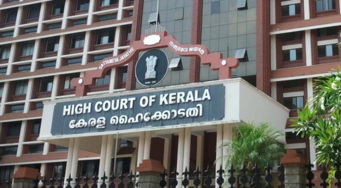 സ്വകാര്യ ബസുകൾക്ക് 140 കിലോമീറ്ററിലധികം സർവീസ് നടത്താം : ഹൈക്കോടതി സ്വകാര്യ ബസുകൾക്ക് 140 കിലോമീറ്ററിലധികം സർവീസ് നടത്താം : ഹൈക്കോടതി