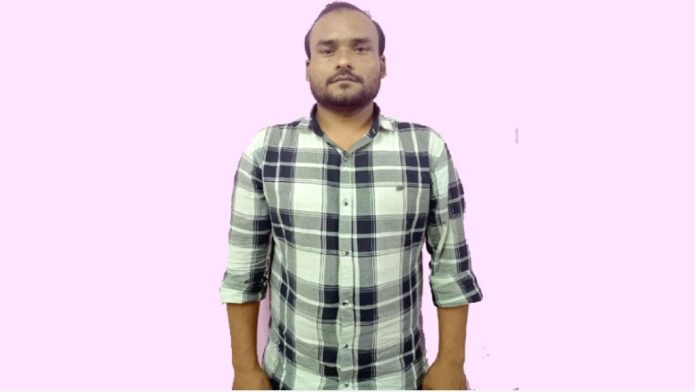 സി.ബി.ഐ ചമഞ്ഞ് ഭീഷണിപ്പെടുത്തി 1.65 കോടി തട്ടിയെടുത്തു ; ഗുജറാത്ത് സ്വദേശി അറസ്റ്റിൽ സി.ബി.ഐ ചമഞ്ഞ് ഭീഷണിപ്പെടുത്തി 1.65 കോടി തട്ടിയെടുത്തു ; ഗുജറാത്ത് സ്വദേശി അറസ്റ്റിൽ