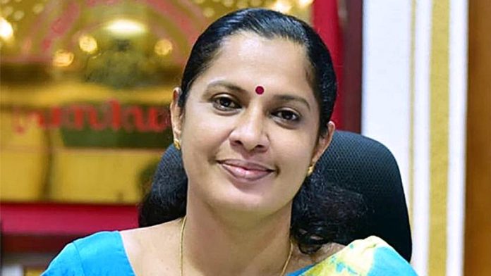 ദിവ്യയെ ബ്രാഞ്ച് കമ്മിറ്റിയിലേക്ക് തരം താഴ്ത്തി ; നടപടിയെടുത്ത് സിപിഎം ദിവ്യയെ ബ്രാഞ്ച് കമ്മിറ്റിയിലേക്ക് തരം താഴ്ത്തി ; നടപടിയെടുത്ത് സിപിഎം