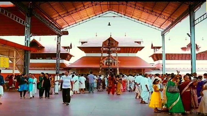 ഗുരുവായൂർ ക്ഷേത്രത്തിൽ ദർശനസമയം നീട്ടി ഗുരുവായൂർ ക്ഷേത്രത്തിൽ ദർശനസമയം നീട്ടി