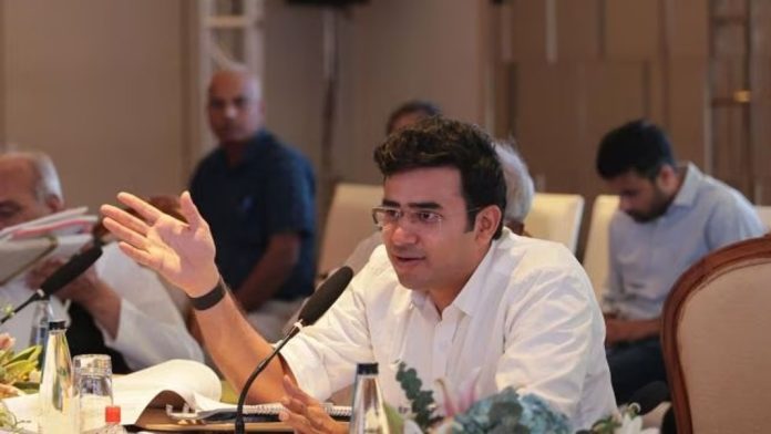 വഖഫില് വ്യാജവാര്ത്ത ; ബിജെപി എംപി തേജസ്വി സൂര്യക്കെതിരെ കേസ് വഖഫില് വ്യാജവാര്ത്ത ; ബിജെപി എംപി തേജസ്വി സൂര്യക്കെതിരെ കേസ്